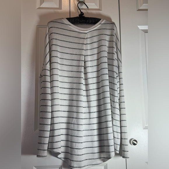 Merona women’s white/gray striped V-neck pullover sweater size XXL - Picture 2 of 5